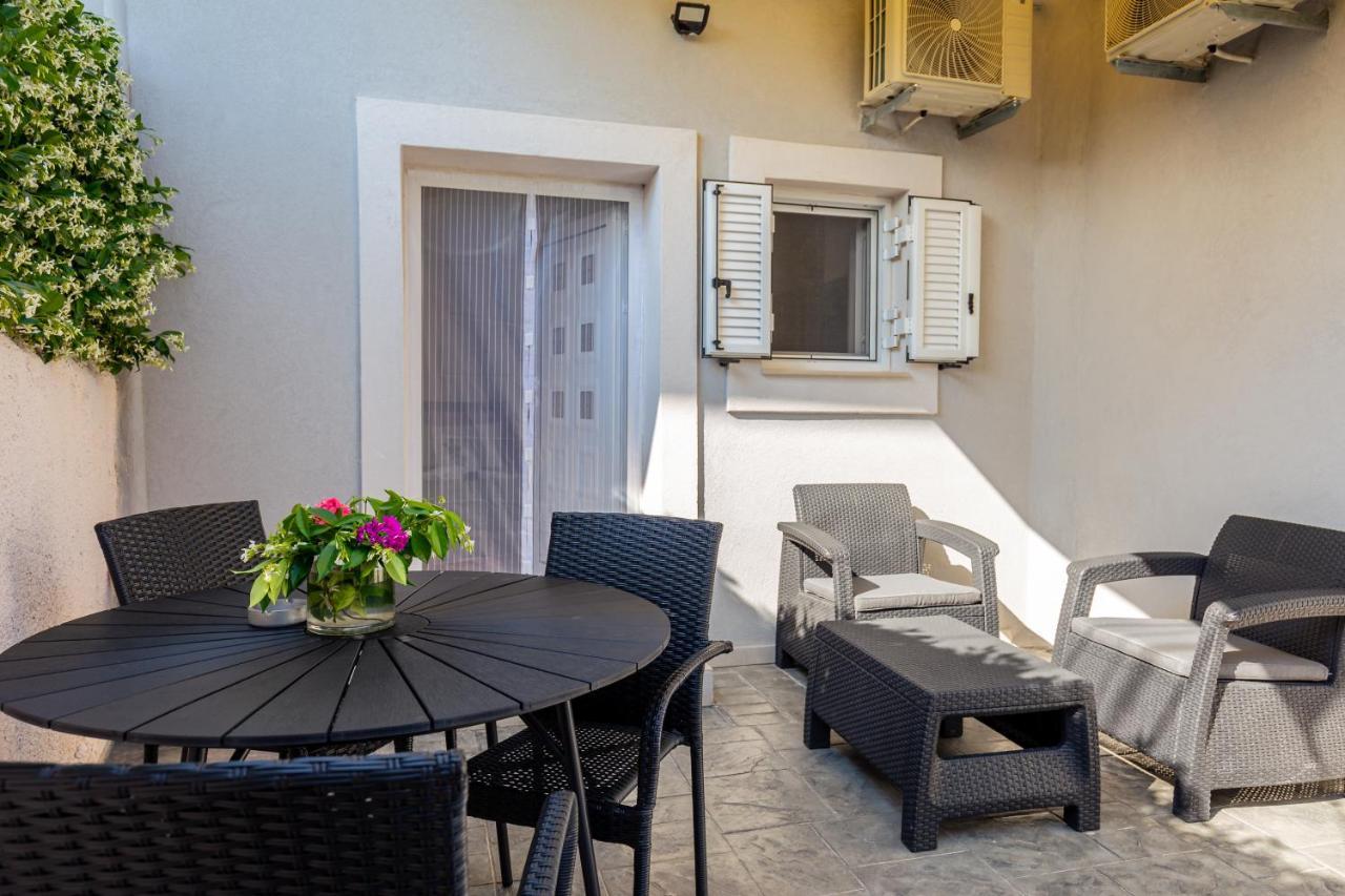 Fouki Apartments Ipsos Beach Extérieur photo