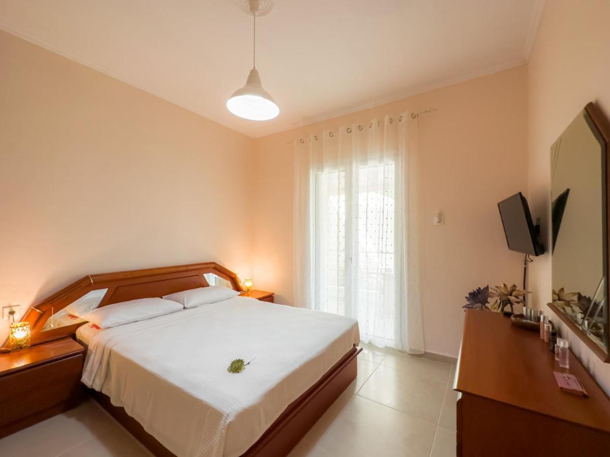Fouki Apartments Ipsos Beach Extérieur photo